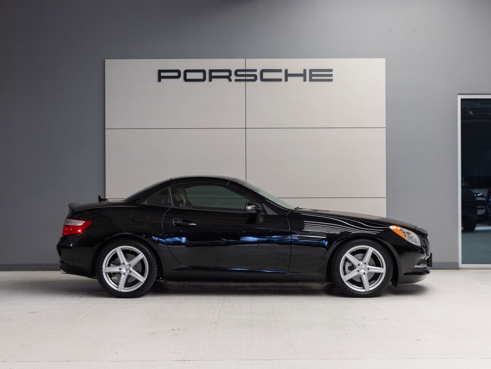 Used 2013 Mercedes-Benz SLK 250 image 8