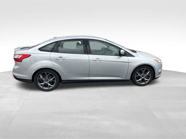 Used 2014 Ford Focus SE w/ Equipment Group 201A FWD image 8