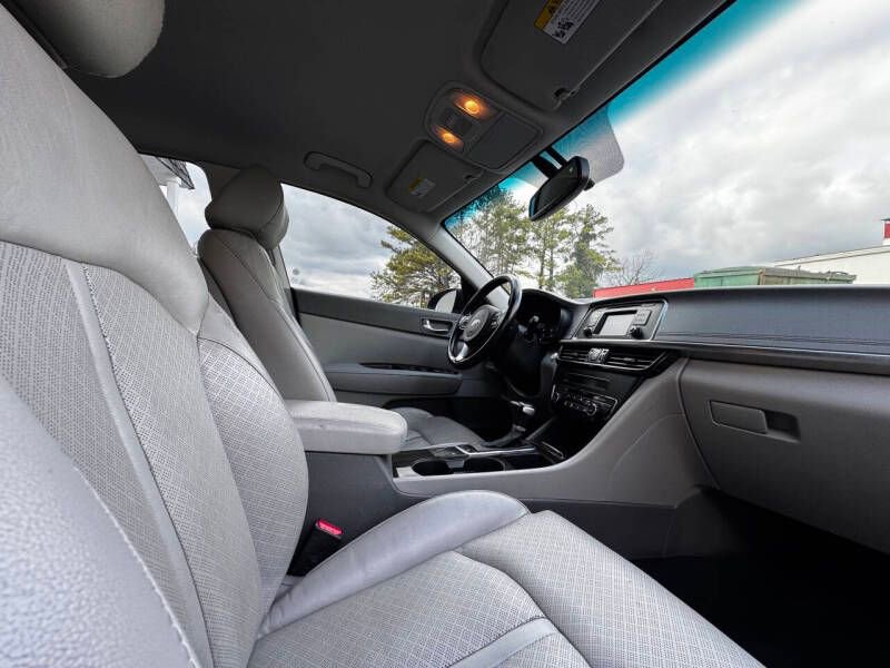 Used 2016 Kia Optima EX image 12