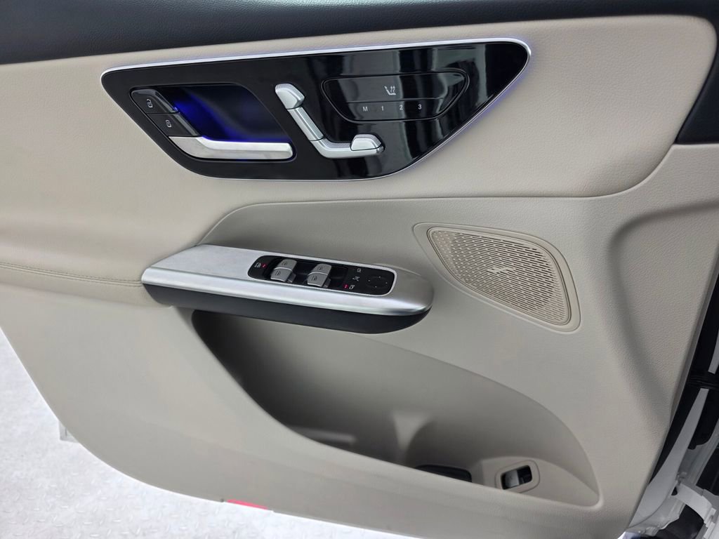 Certified 2025 Mercedes-Benz GLC 300 4MATIC image 22