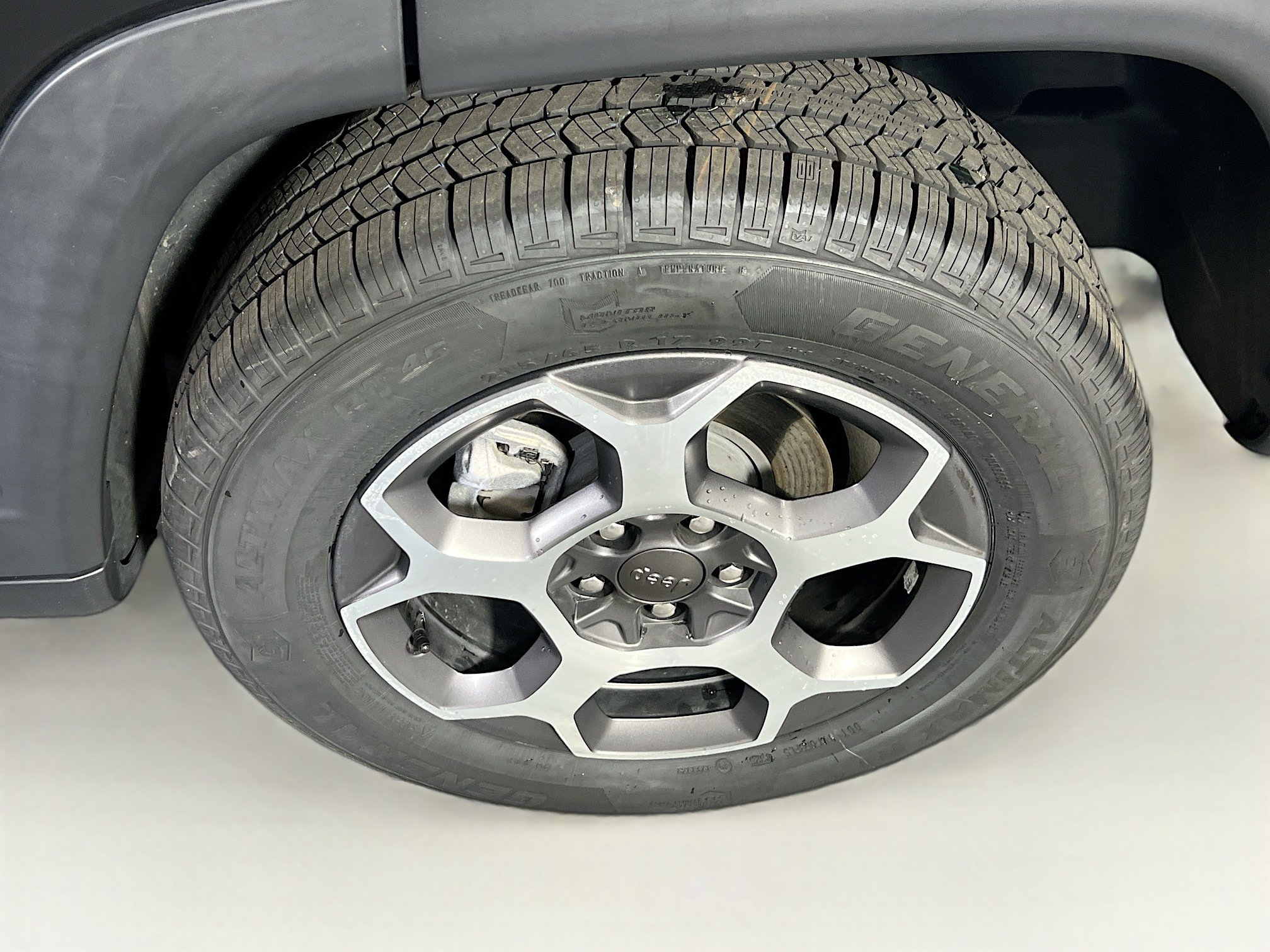 Used 2022 Jeep Compass Trailhawk AWD/4WD image 28