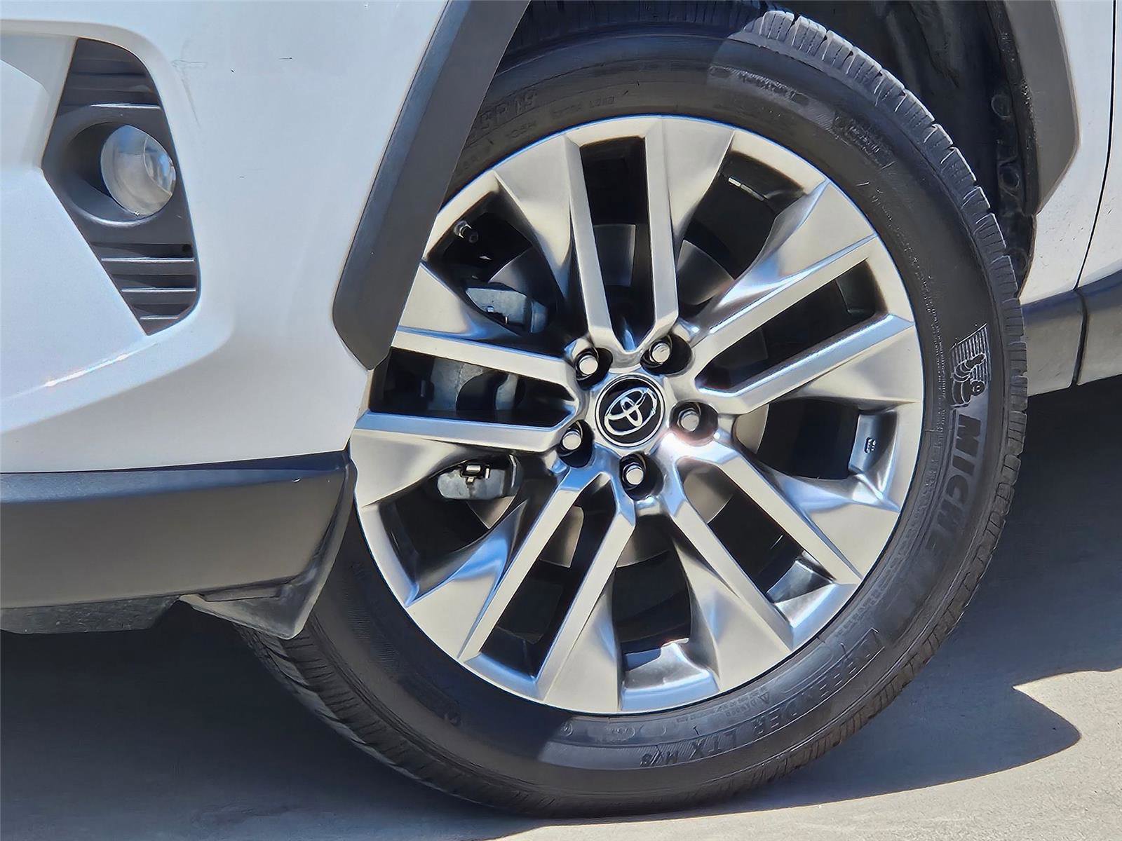 Used 2019 Toyota RAV4 XLE Premium w/ Advanced Technology Package FWD image 10