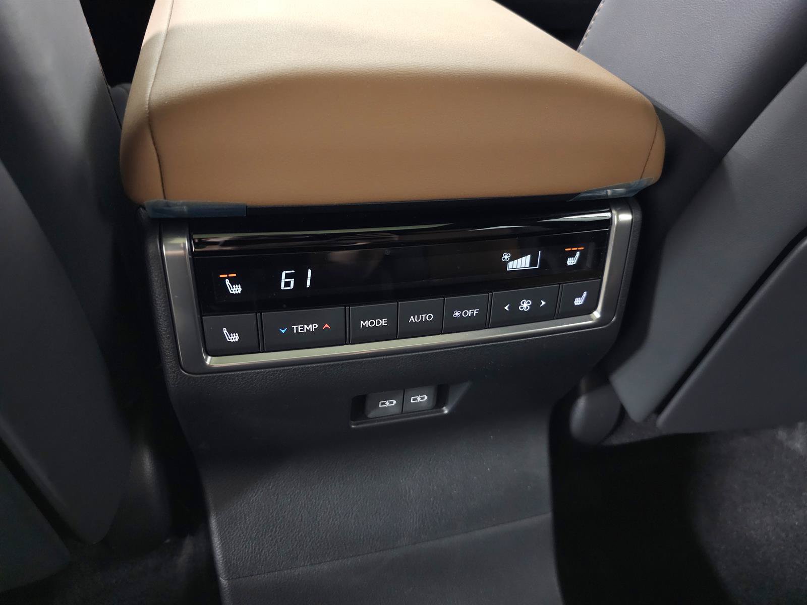 Certified 2025 Lexus GX 550 w/ Cold Area Package AWD/4WD image 42