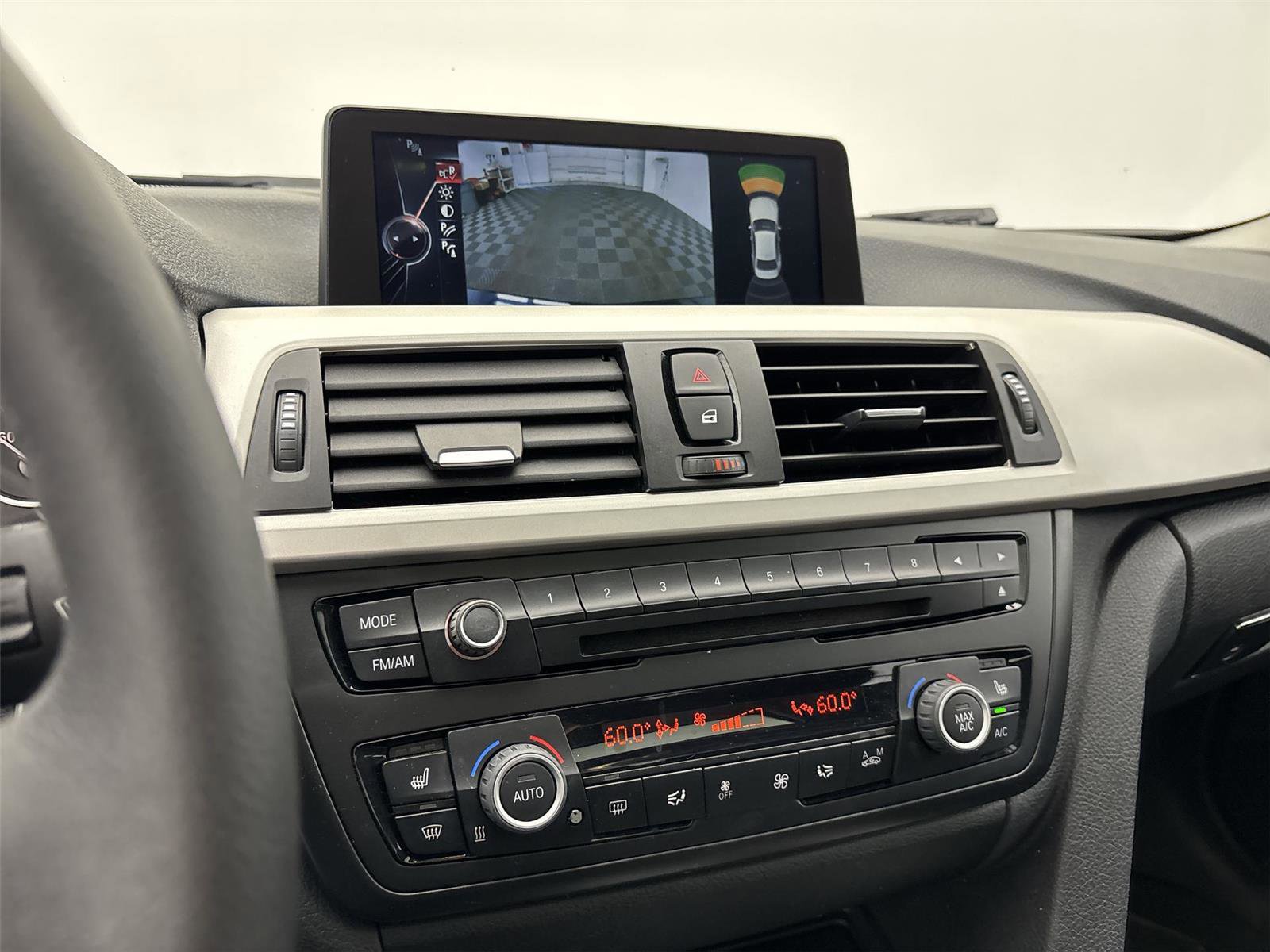 Used 2014 BMW 320i xDrive Sedan image 30