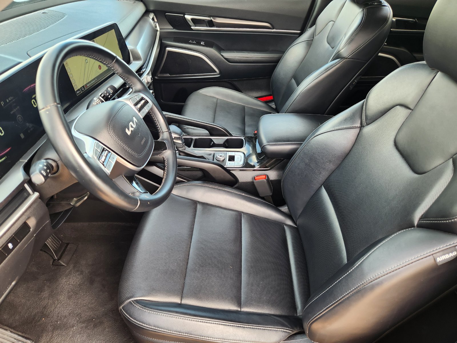 Used 2024 Kia Telluride LX FWD image 16