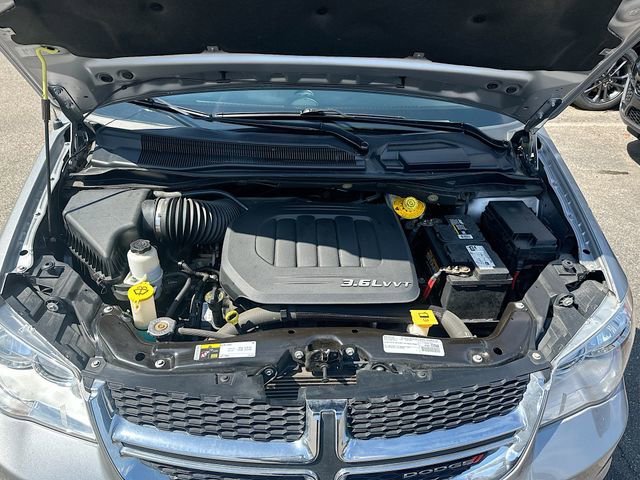 Used 2015 Dodge Grand Caravan American Value Package w/ UConnect Hands-Free Group image 29