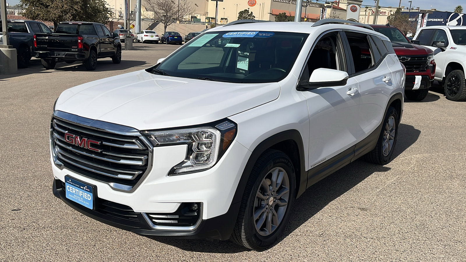 Certified 2024 GMC Terrain SLT image 3