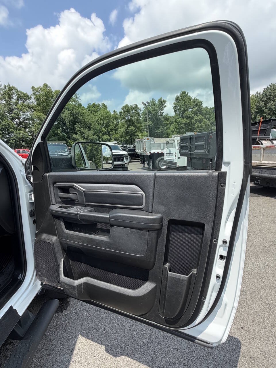 Used 2022 RAM 3500 Tradesman AWD/4WD image 39