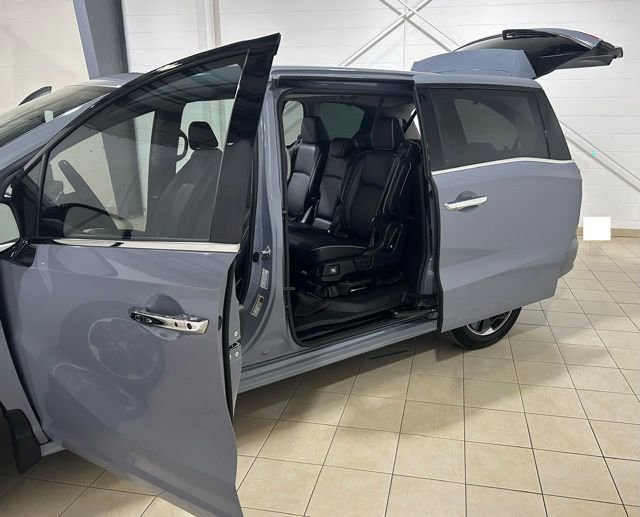 Used 2023 Honda Odyssey Elite image 14