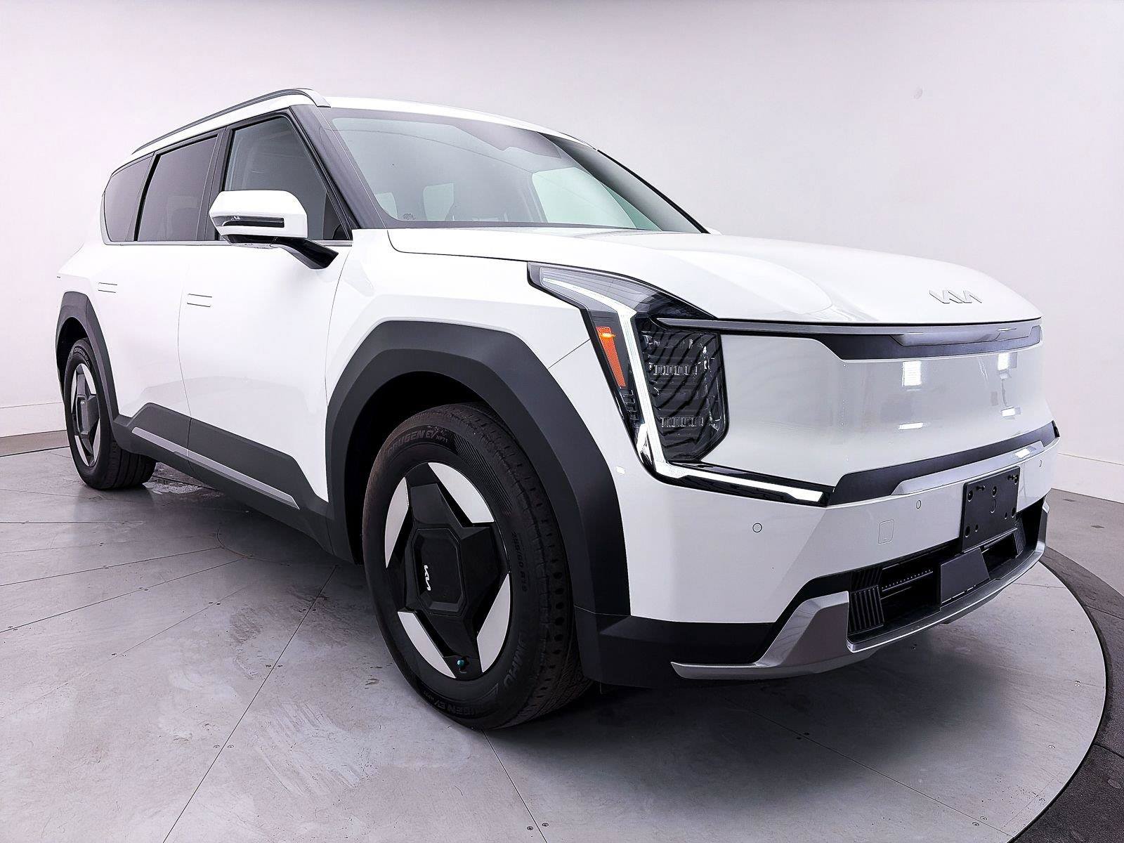 Used 2024 Kia EV9 Wind AWD/4WD image 12