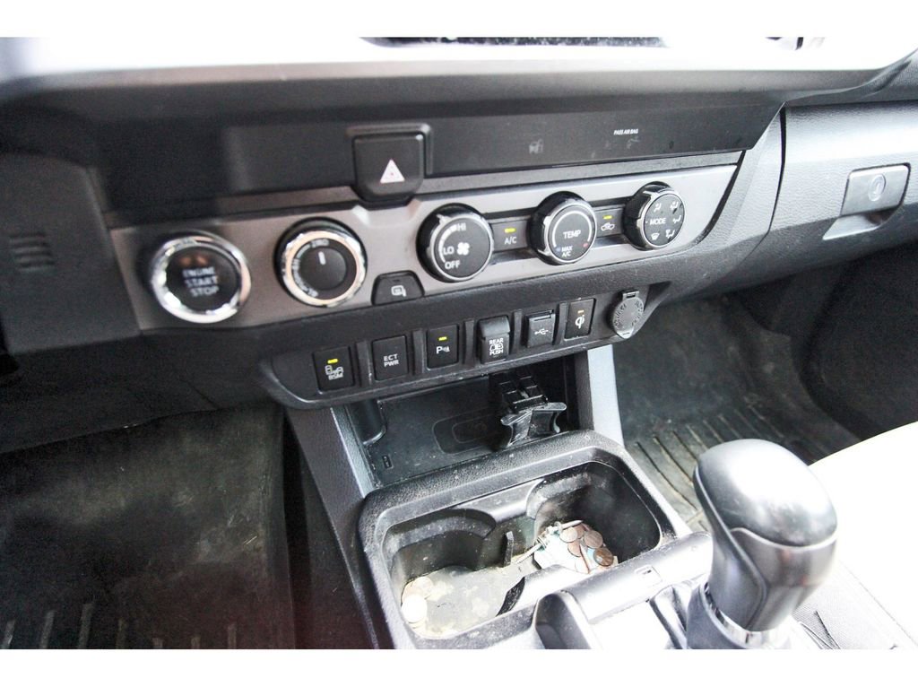 Used 2020 Toyota Tacoma TRD Off-Road w/ Technology Package AWD/4WD image 21