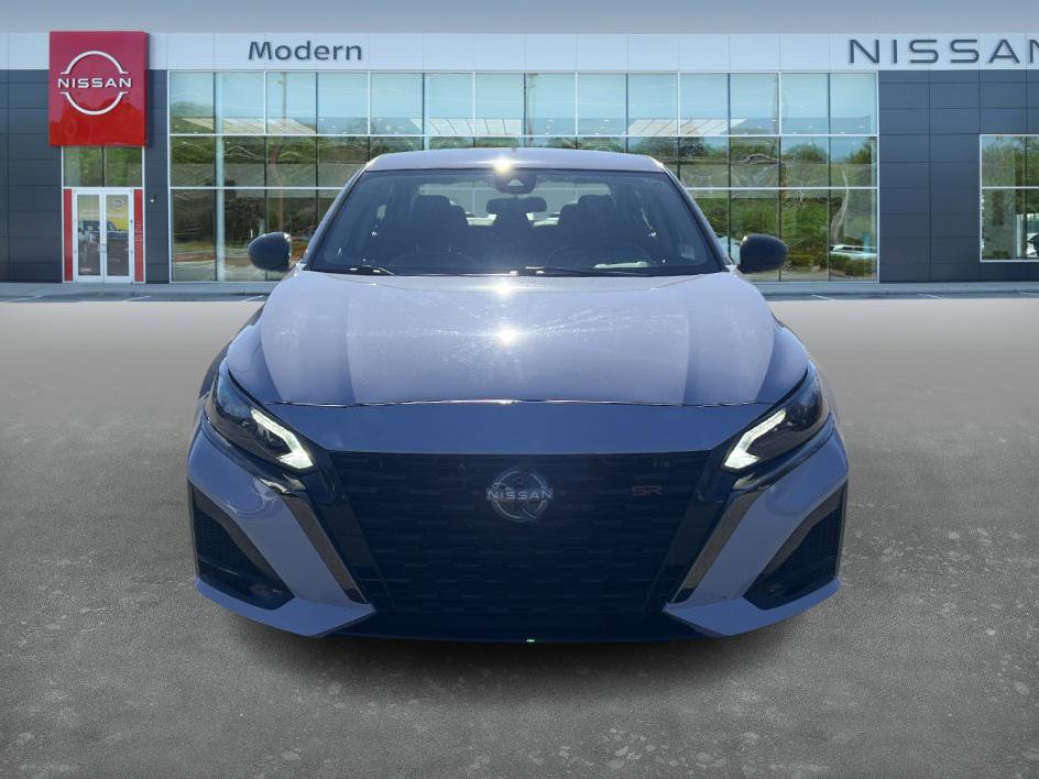 Certified 2024 Nissan Altima 2.5 SR image 2