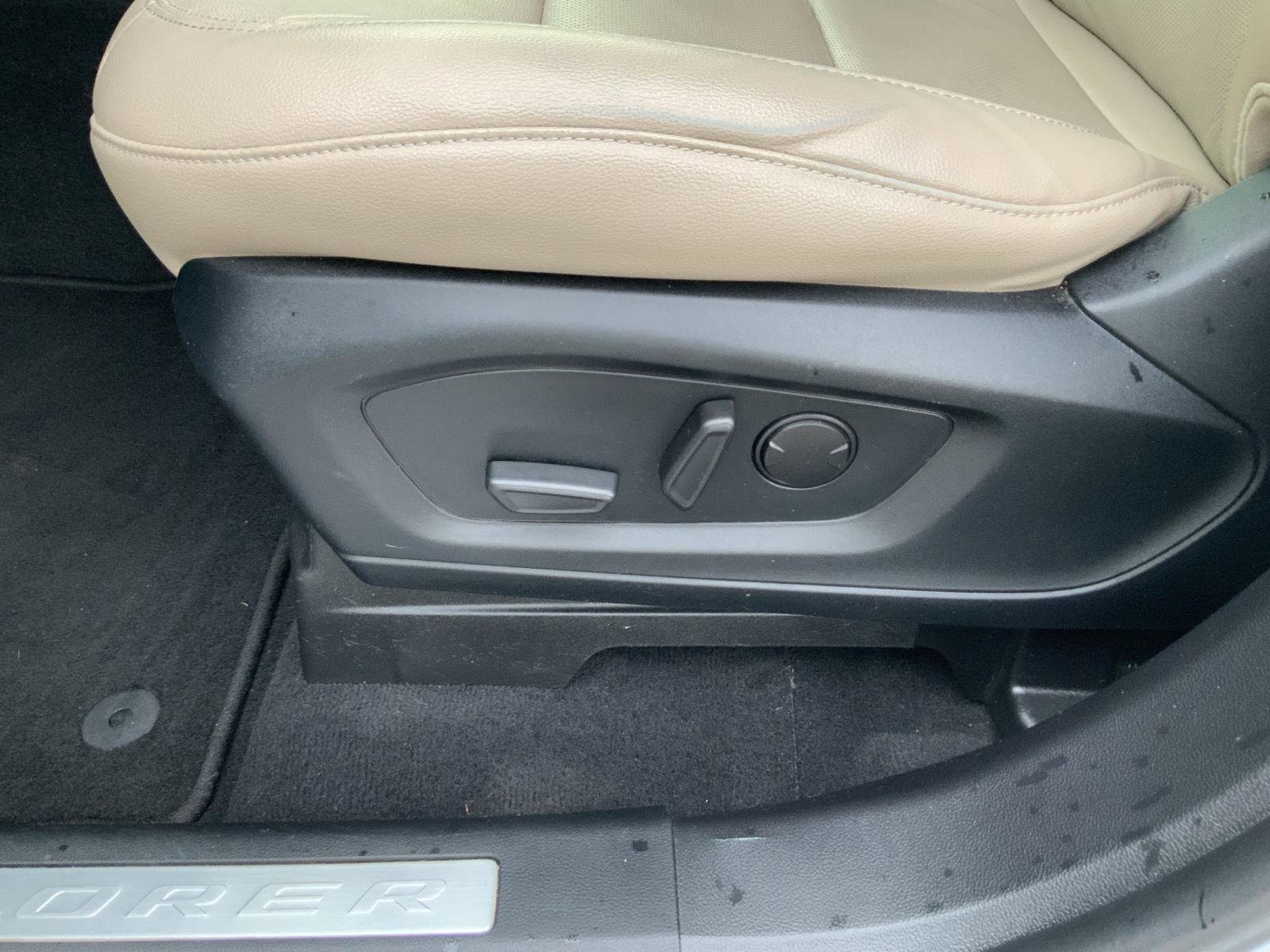 Used 2022 Ford Explorer Limited image 29