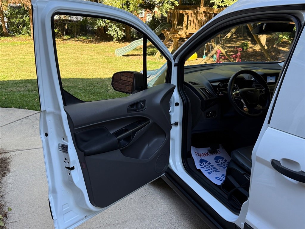 Used 2020 Ford Transit Connect XL image 30