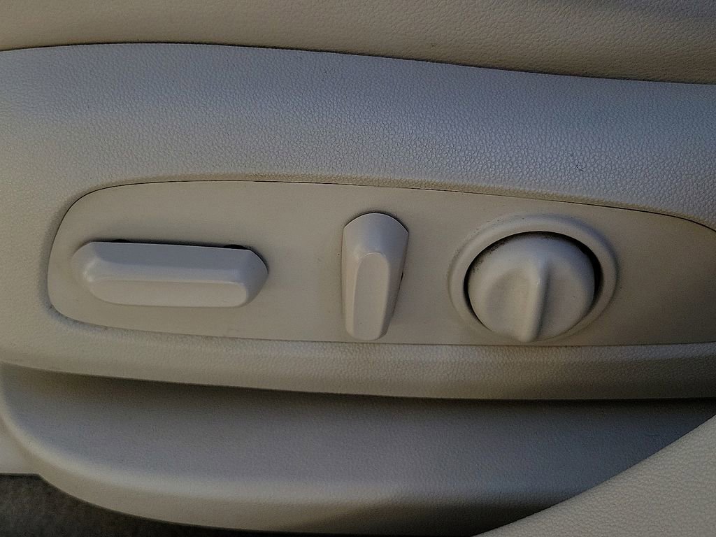 Used 2022 GMC Acadia Denali w/ Black Diamond Edition image 20