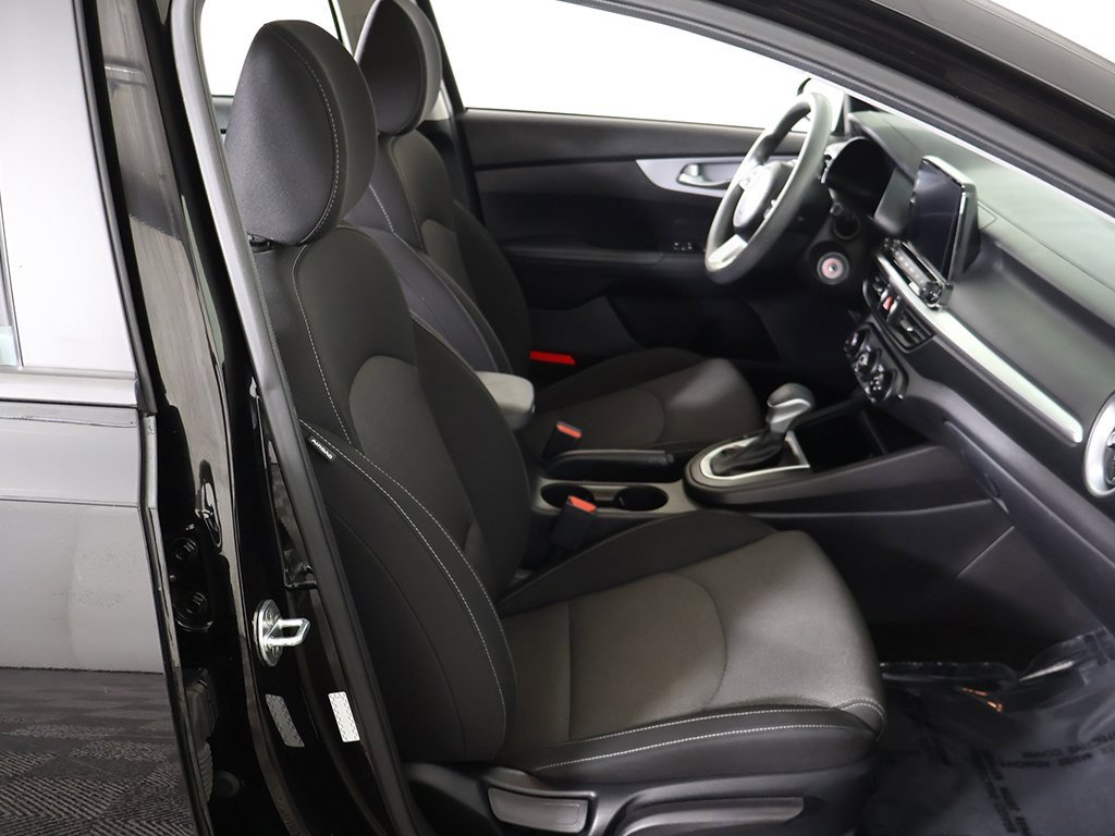 Used 2022 Kia Forte LXS w/ LXS Technology Package image 28