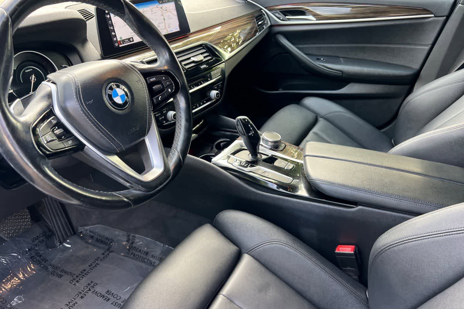Used 2018 BMW 530e w/ Premium Package 2 RWD image 12