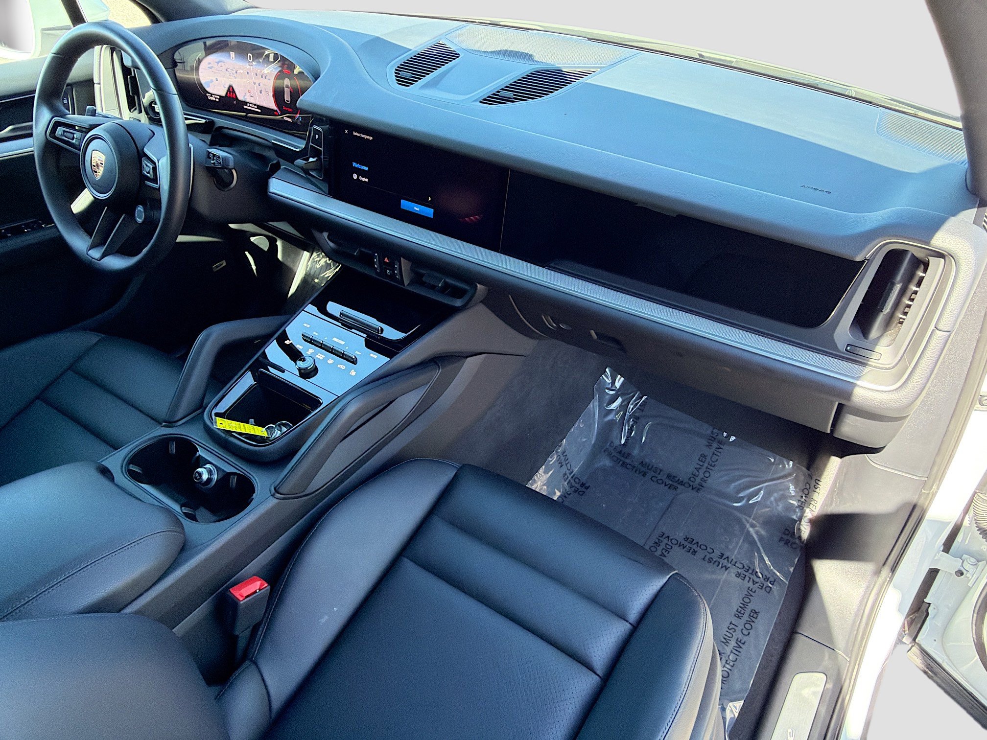 Used 2025 Porsche Cayenne image 14