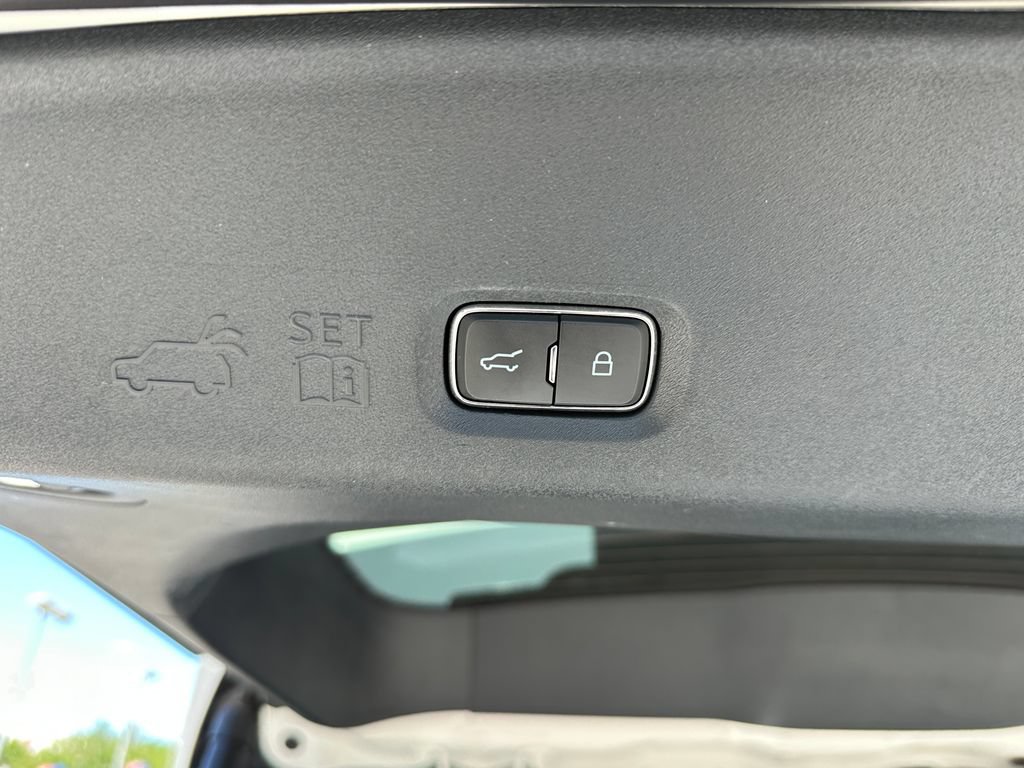 Used 2025 Ford Expedition Active RWD image 24
