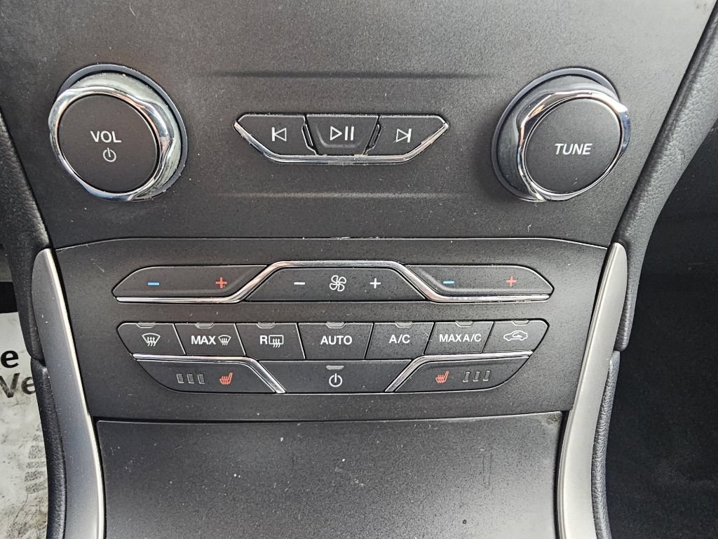 Used 2019 Ford Edge SEL w/ Equipment Group 201A AWD/4WD image 25