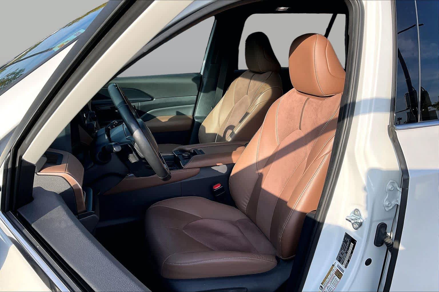 Used 2024 Toyota Grand Highlander AWD Hybrid image 7