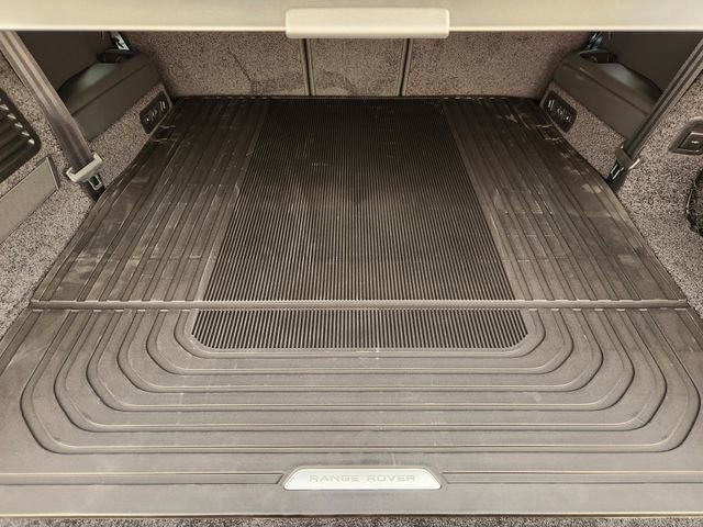 New 2026 Land Rover Range Rover Long Wheelbase SE image 22