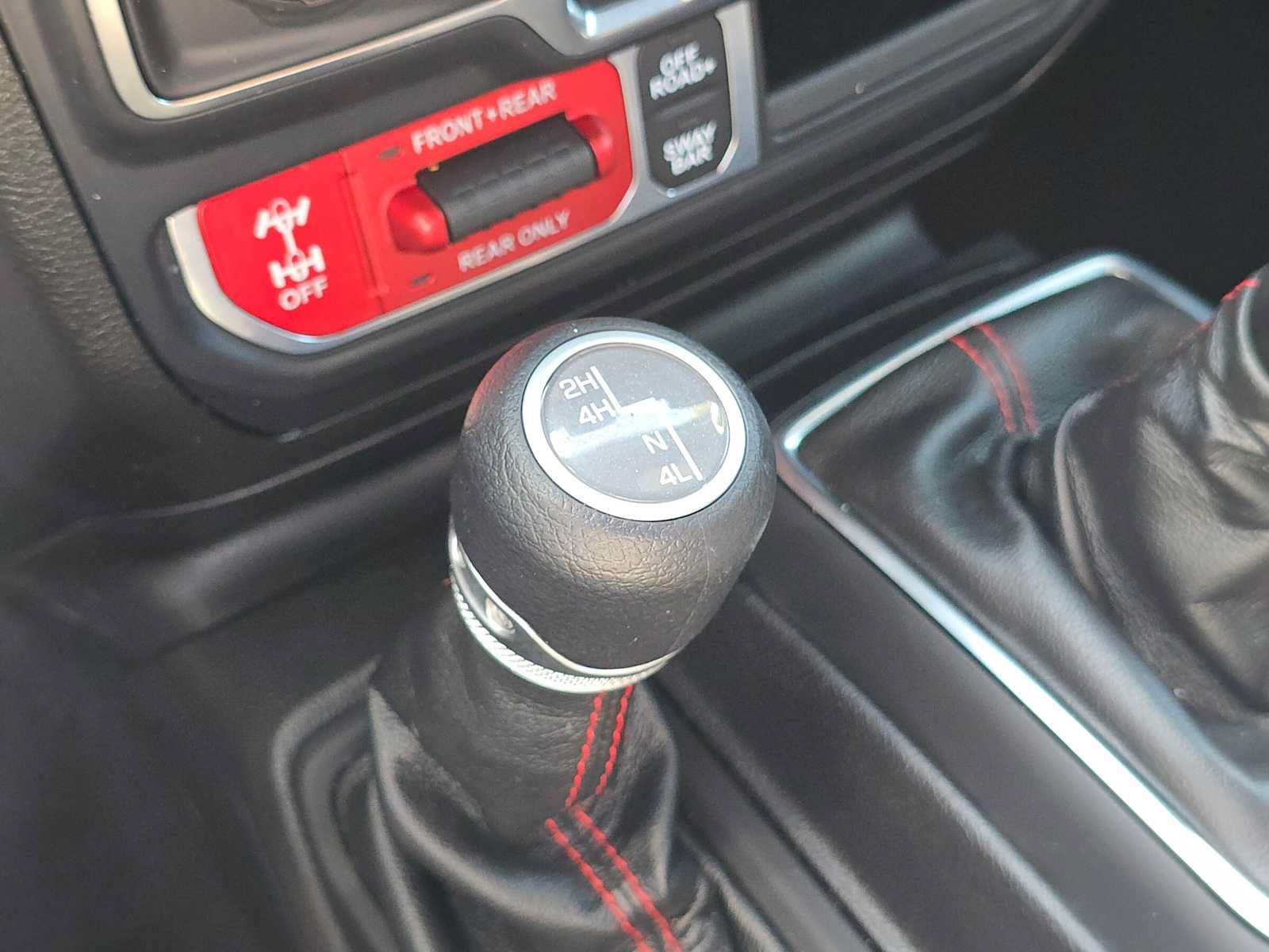 Used 2020 Jeep Gladiator Rubicon AWD/4WD image 34