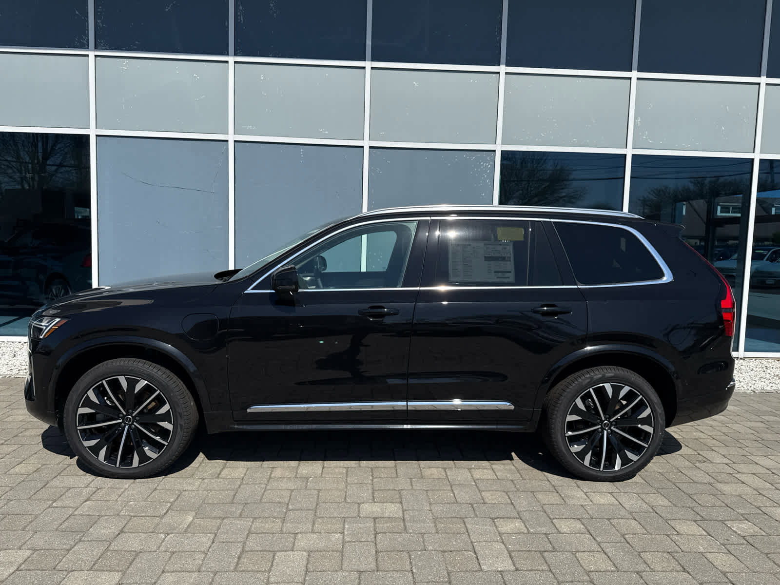 New 2026 Volvo XC90 T8 Ultra w/ Protection Package Premier AWD/4WD image 13