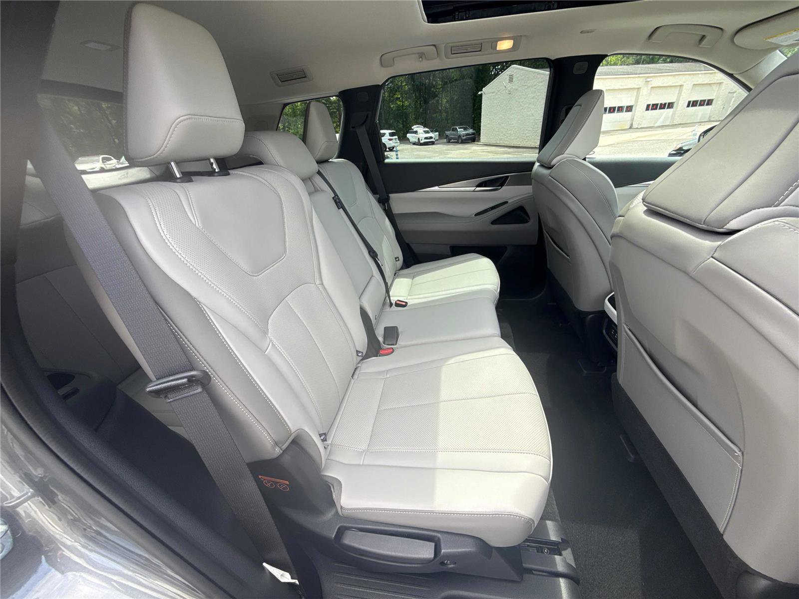 Certified 2026 INFINITI QX60 Pure w/ Cargo Package FWD image 27