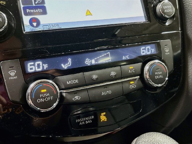 Used 2014 Nissan Rogue SL AWD/4WD image 16