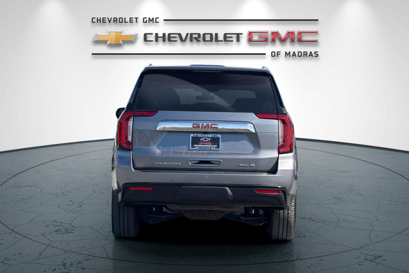 Used 2021 GMC Yukon SLE AWD/4WD image 4