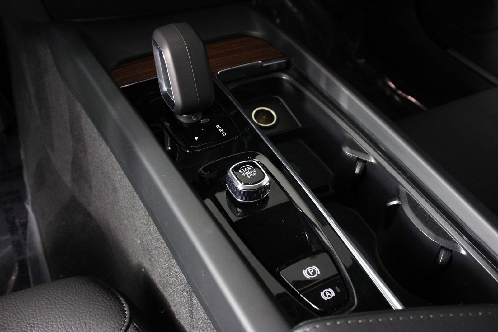 Certified 2025 Volvo V60 B5 Cross Country Plus image 15