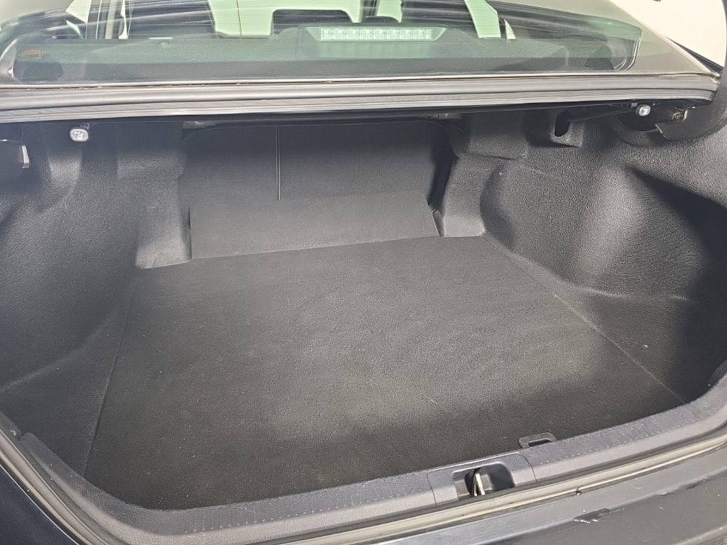 Used 2020 Toyota Camry SE FWD image 26