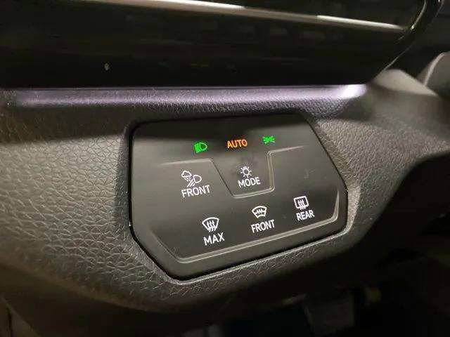Used 2024 Volkswagen ID.4 Pro S AWD/4WD image 32
