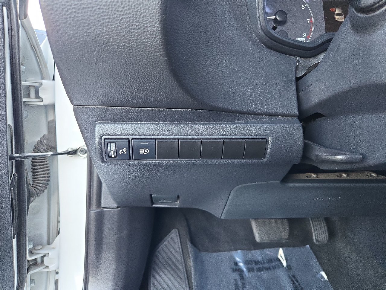 Used 2024 Toyota Corolla LE FWD image 26