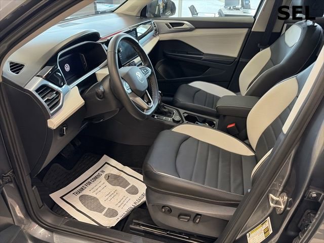 Certified 2025 Volkswagen Taos SEL image 18
