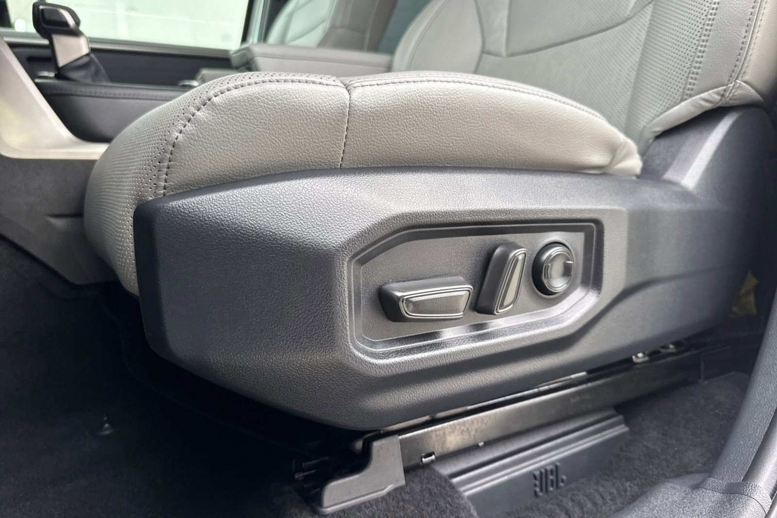 Certified 2025 Toyota Tundra Limited image 12