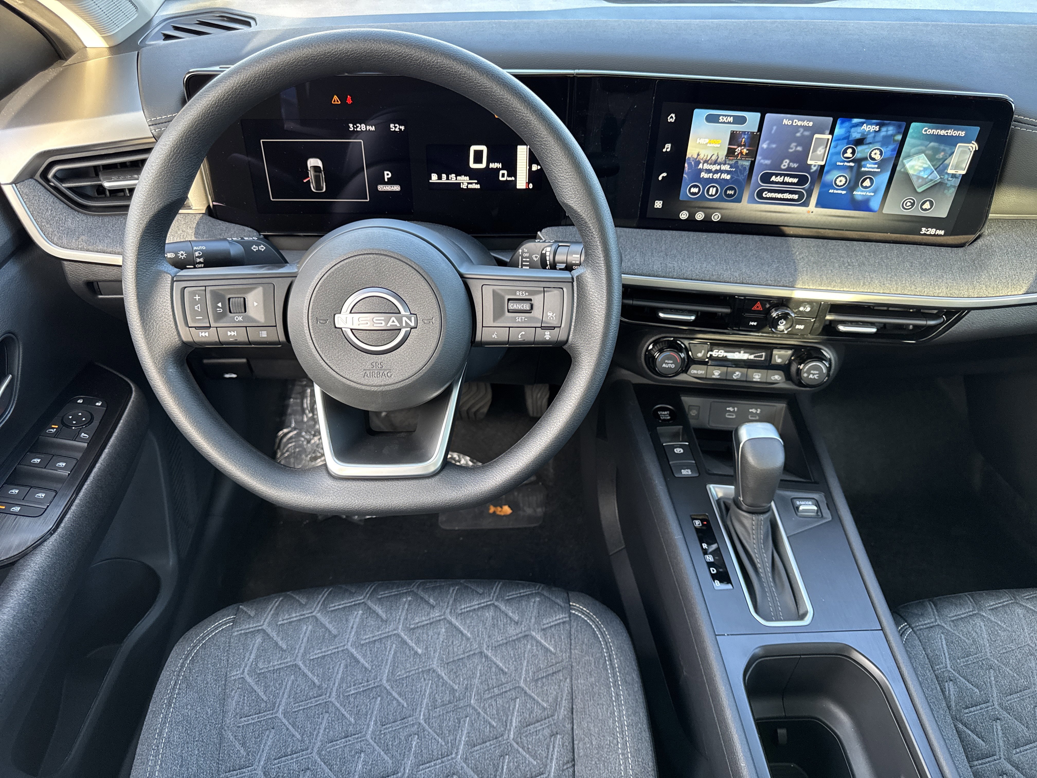 New 2026 Nissan Kicks SV w/ SV Premium Package AWD/4WD image 13