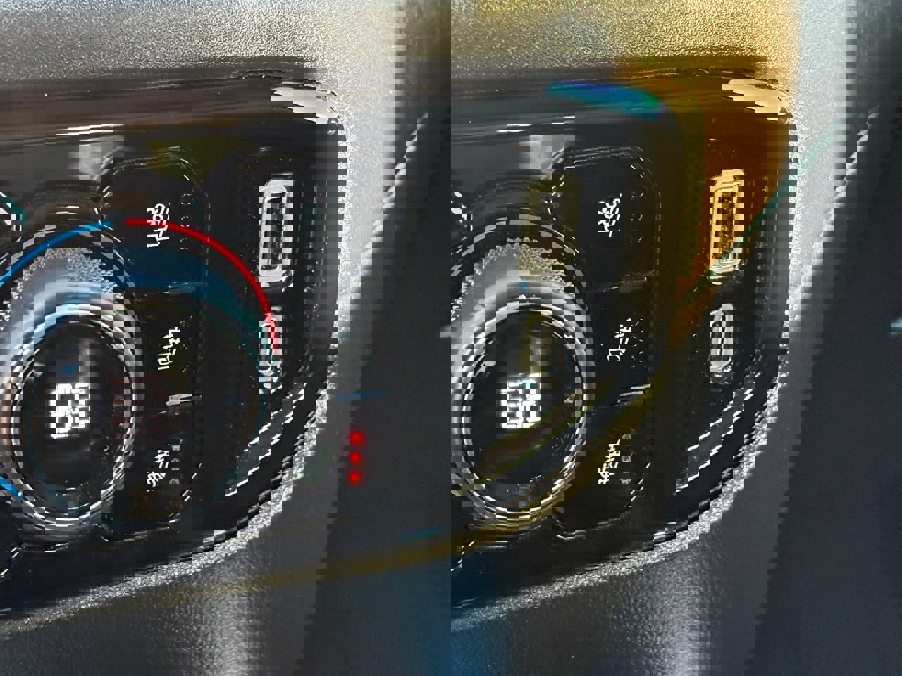 Used 2024 Chevrolet Silverado 3500 LTZ w/ LTZ Plus Package image 34