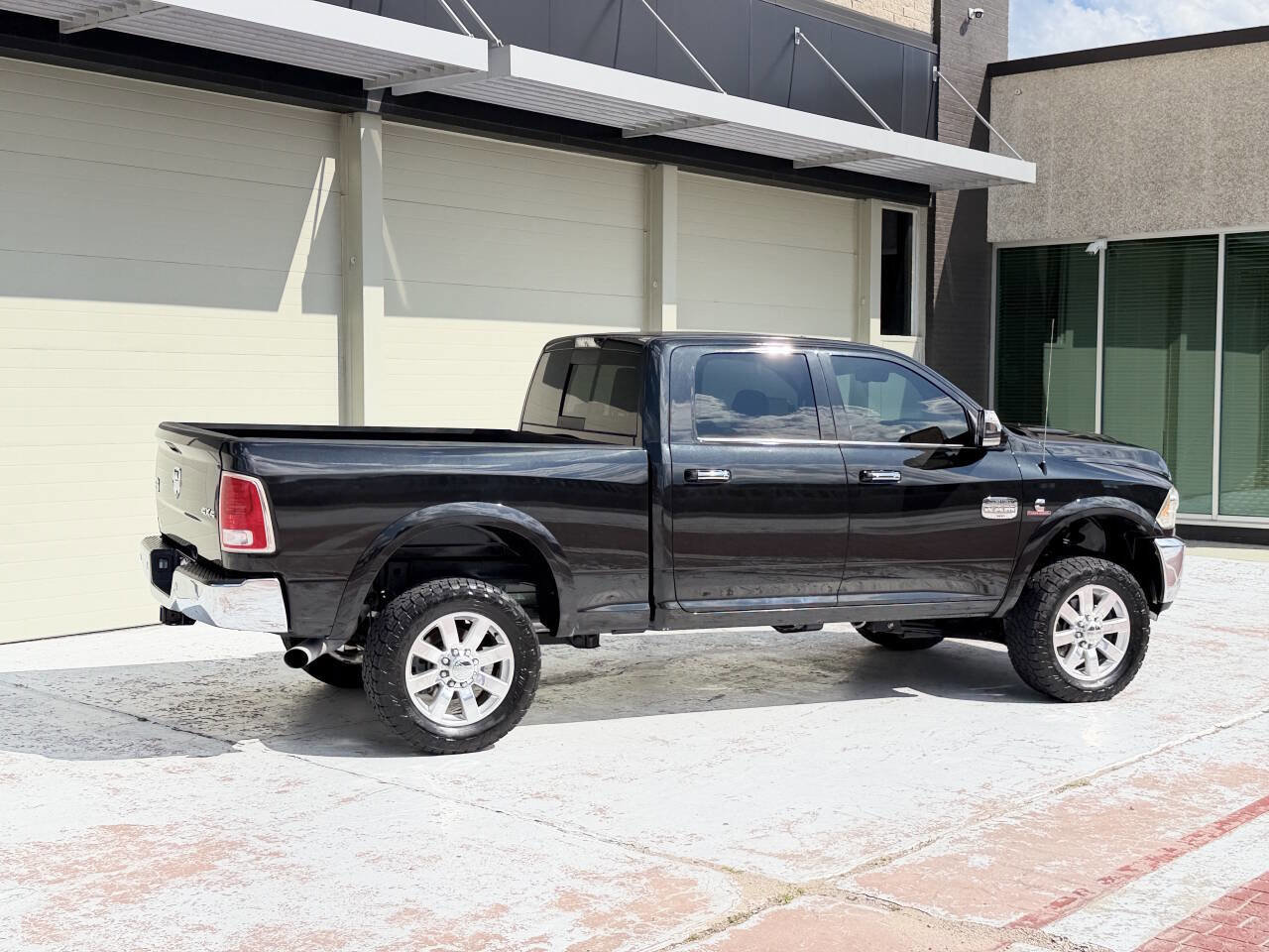 Used 2017 RAM 2500 Longhorn w/ Convenience Group AWD/4WD image 9