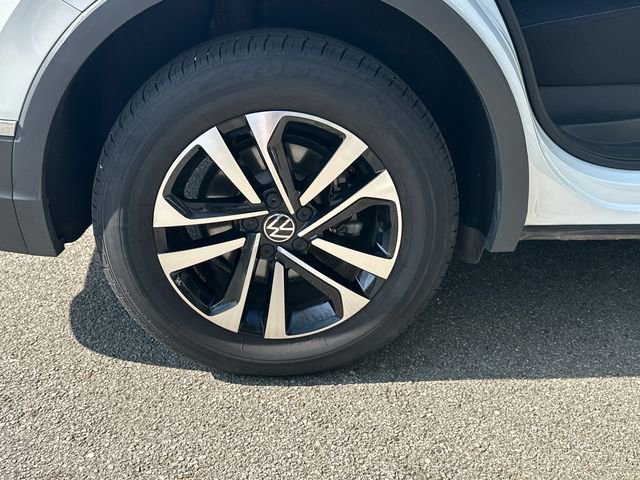Certified 2023 Volkswagen Tiguan S image 34
