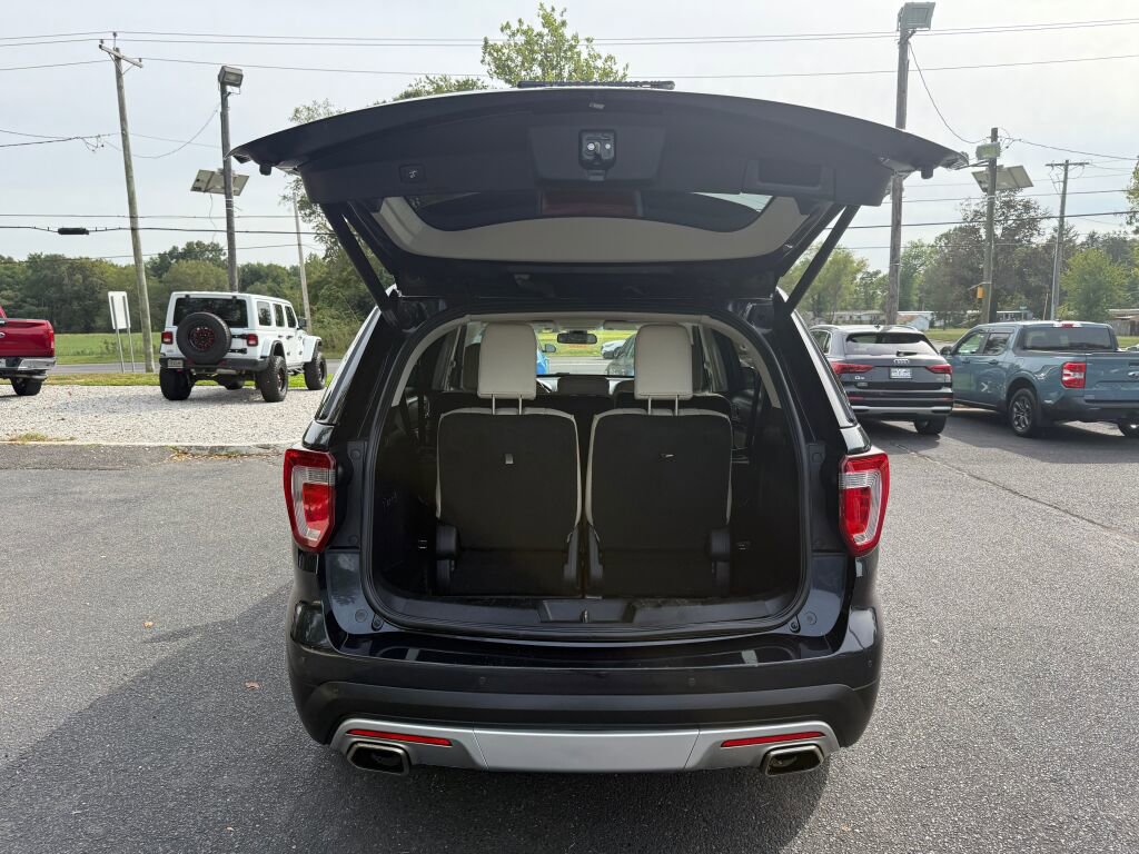 Used 2017 Ford Explorer Platinum image 36