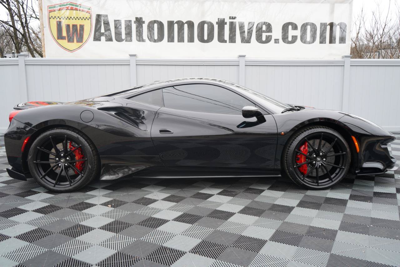 Used 2020 Ferrari 488 Pista Coupe RWD image 4