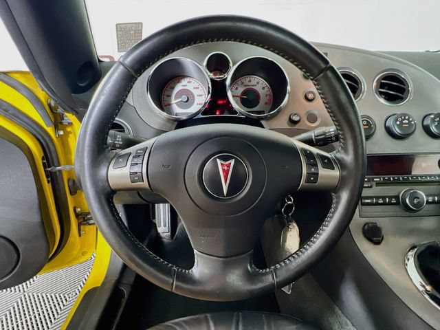 Used 2007 Pontiac Solstice Convertible w/ Premium Package RWD image 11