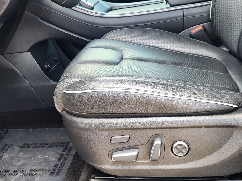 Used 2024 Hyundai Palisade Limited AWD/4WD image 28