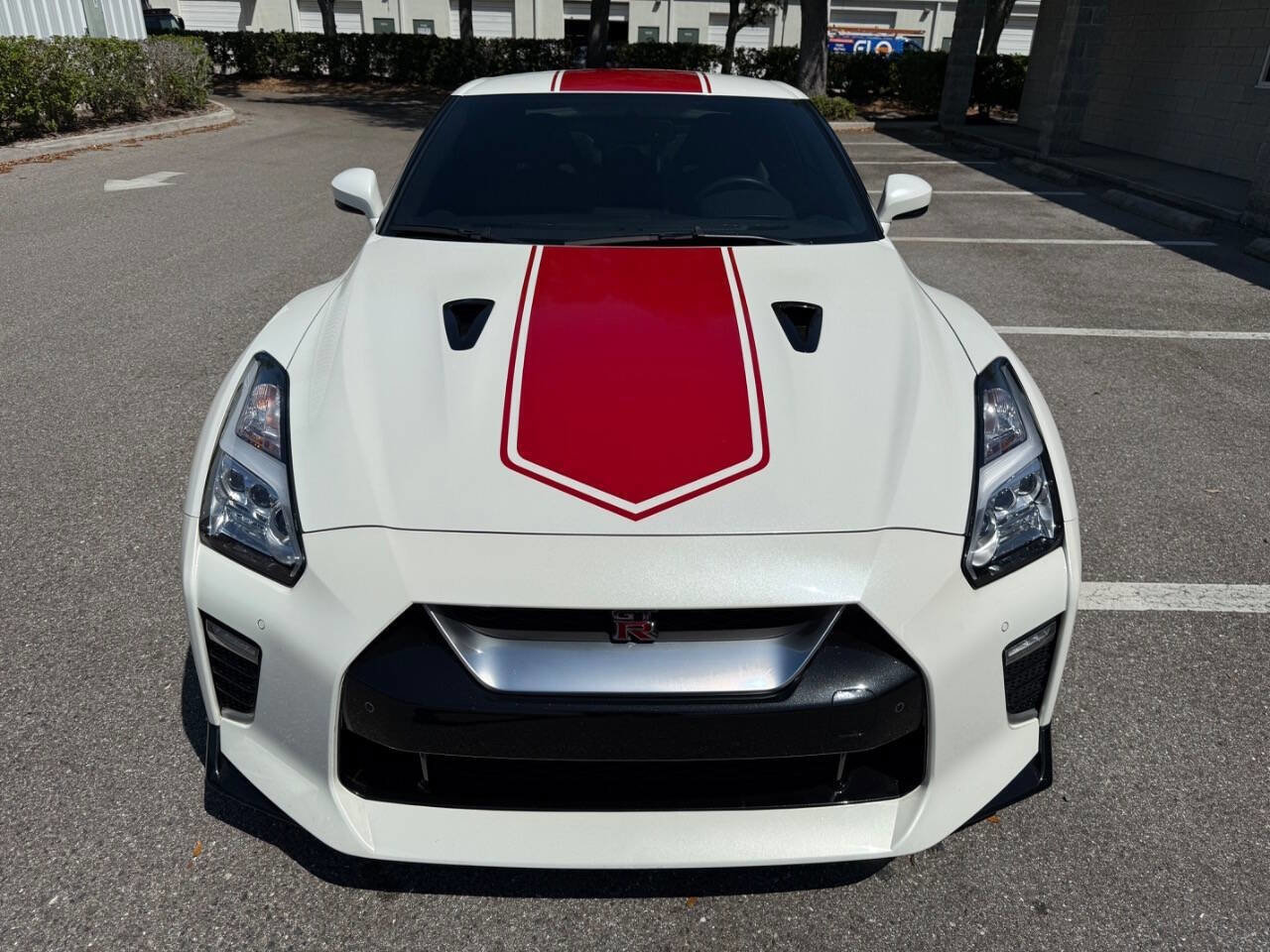 Used 2020 Nissan GT-R Premium image 13