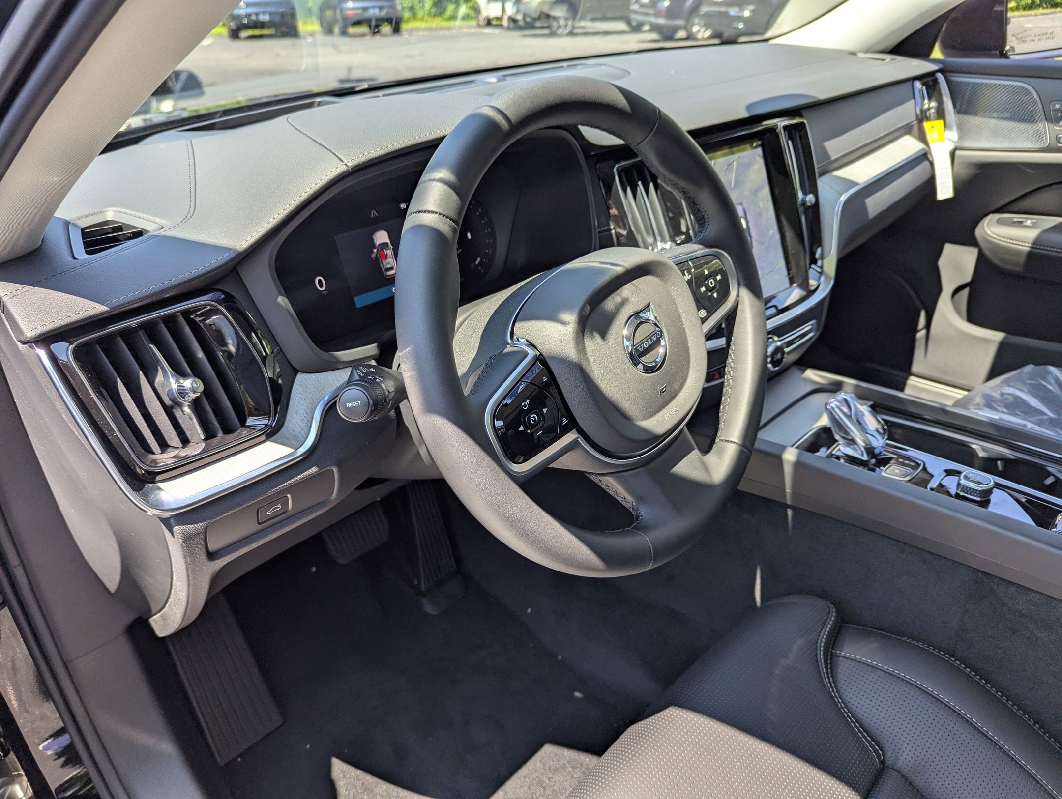 New 2026 Volvo V60 B5 Cross Country Ultra w/ Protection Package Premier image 7