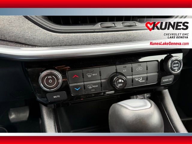 Used 2025 Jeep Compass Latitude image 17