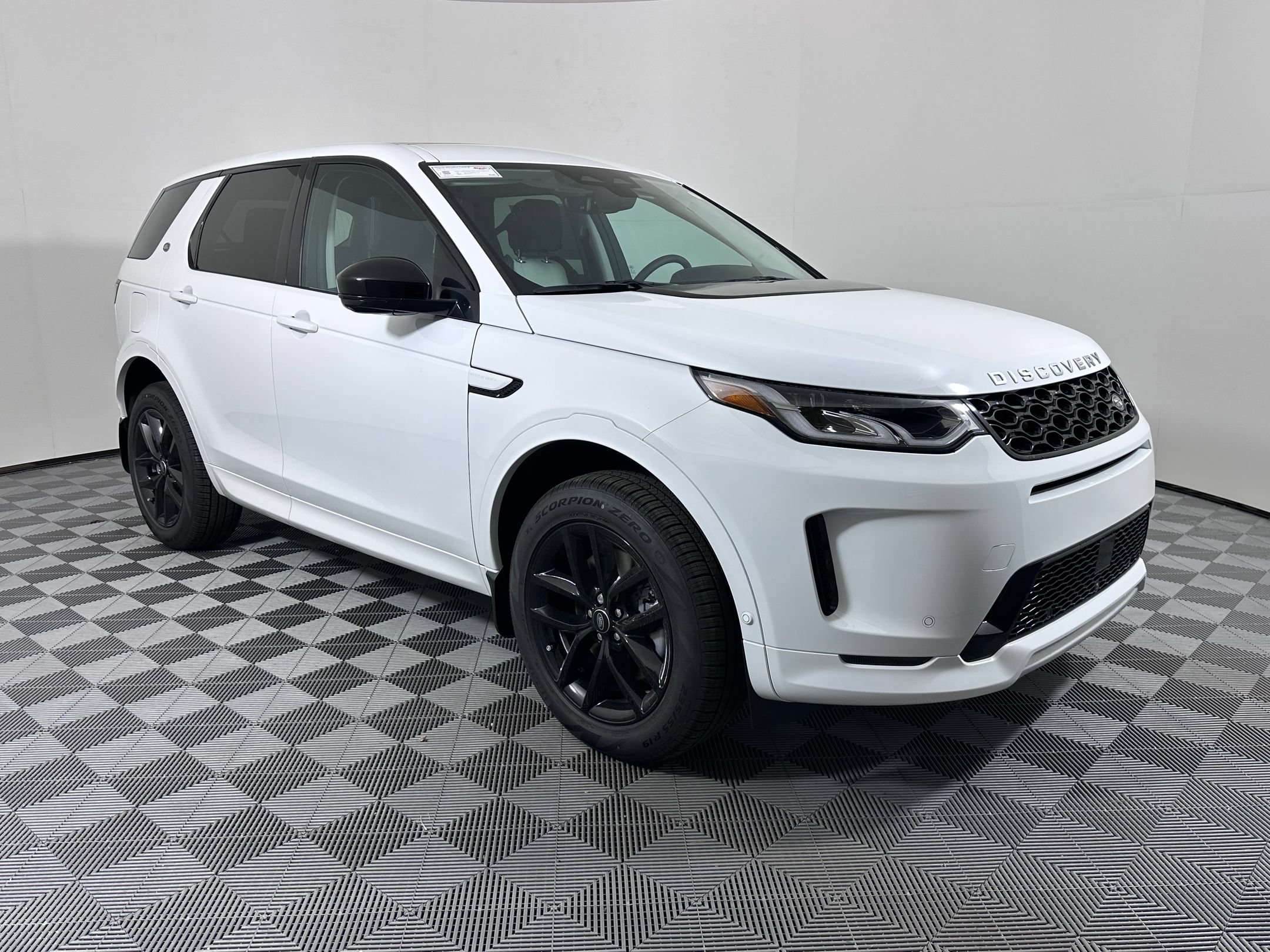 Used 2025 Land Rover Discovery Sport S AWD/4WD image 6