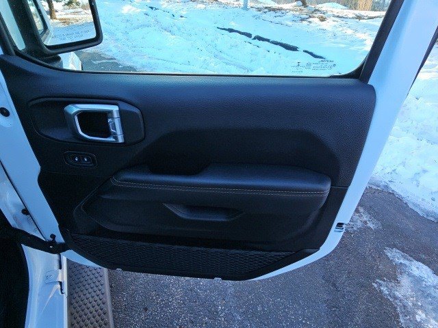 Used 2022 Jeep Wrangler Unlimited Sahara image 15